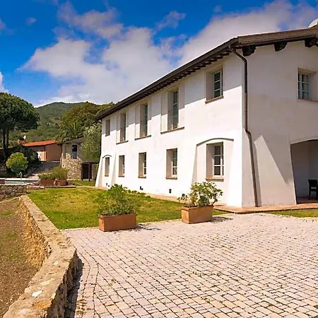 Hotel La Chiusa Di Rio 4*